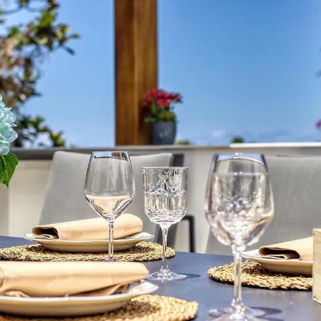 Apartment Modern With Elevator, Patio Kitchen, Loro Parque View & Heated Pool *