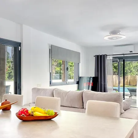 Modern With Elevator, Patio Kitchen, Loro Parque View & Heated Pool Appartement Puerto de la Cruz (Tenerife)