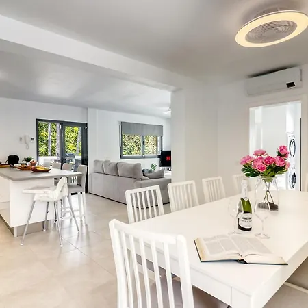 Modern With Elevator, Patio Kitchen, Loro Parque View & Heated Pool Appartement *