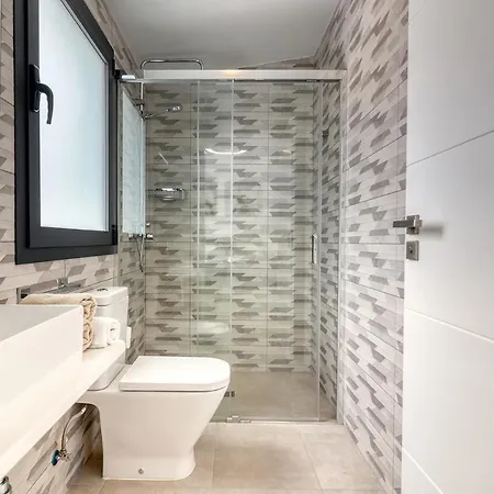 Modern With Elevator, Patio Kitchen, Loro Parque View & Heated Pool * Puerto de la Cruz (Tenerife)
