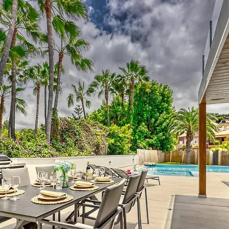 Apartment Modern With Elevator, Patio Kitchen, Loro Parque View & Heated Pool
